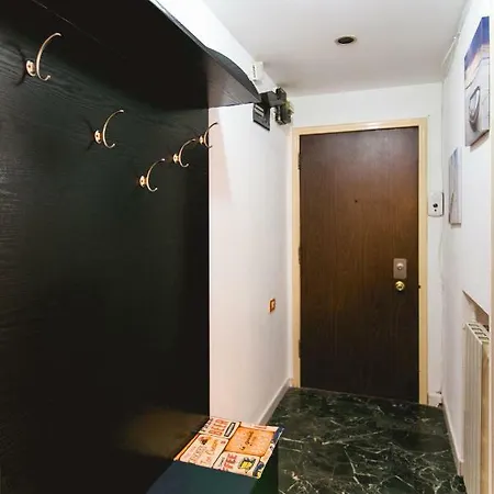Calea Victorie Apartment, Garden Balcony Апартаменти *